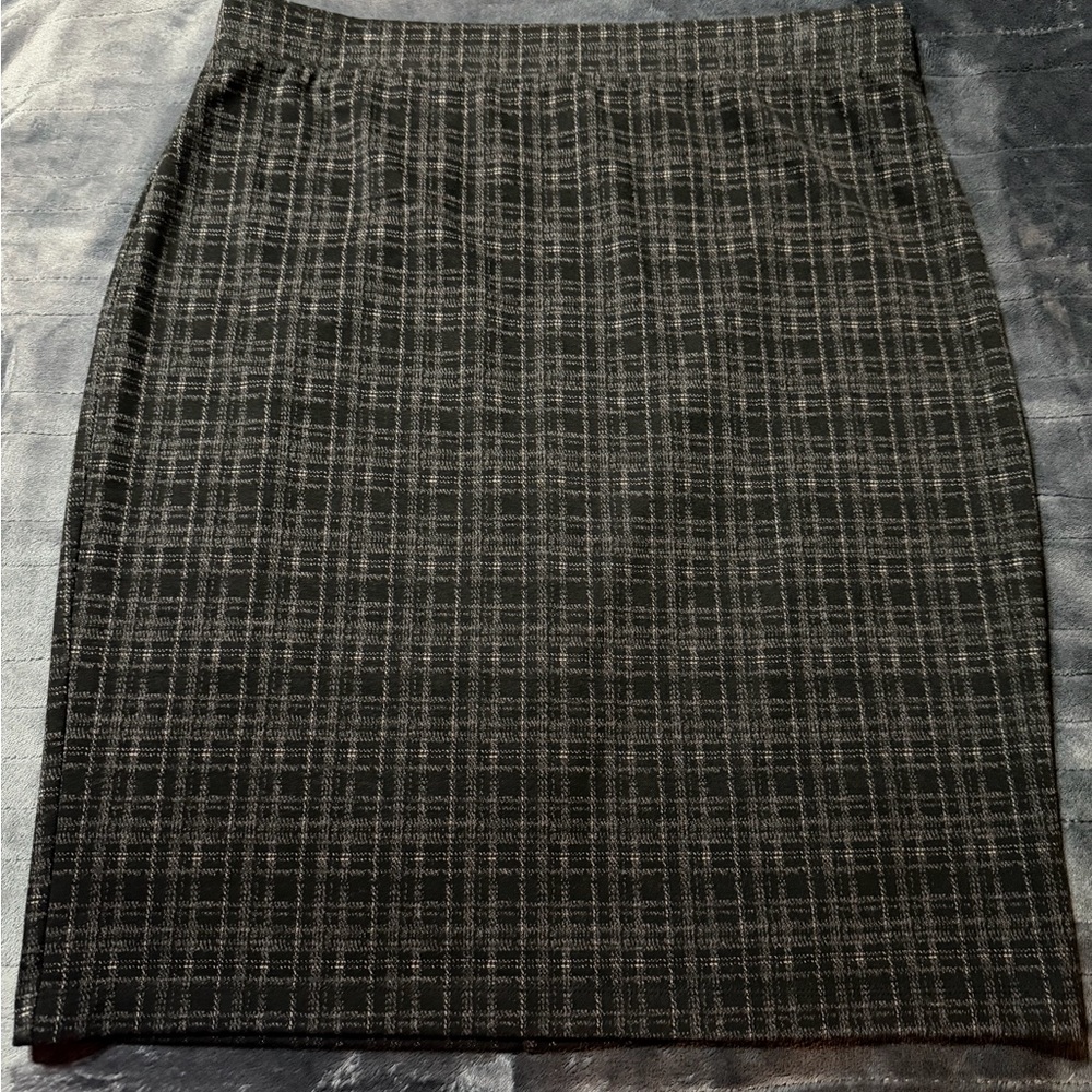 Liz Claiborne Charcoal Checkered Pencil Skirt
